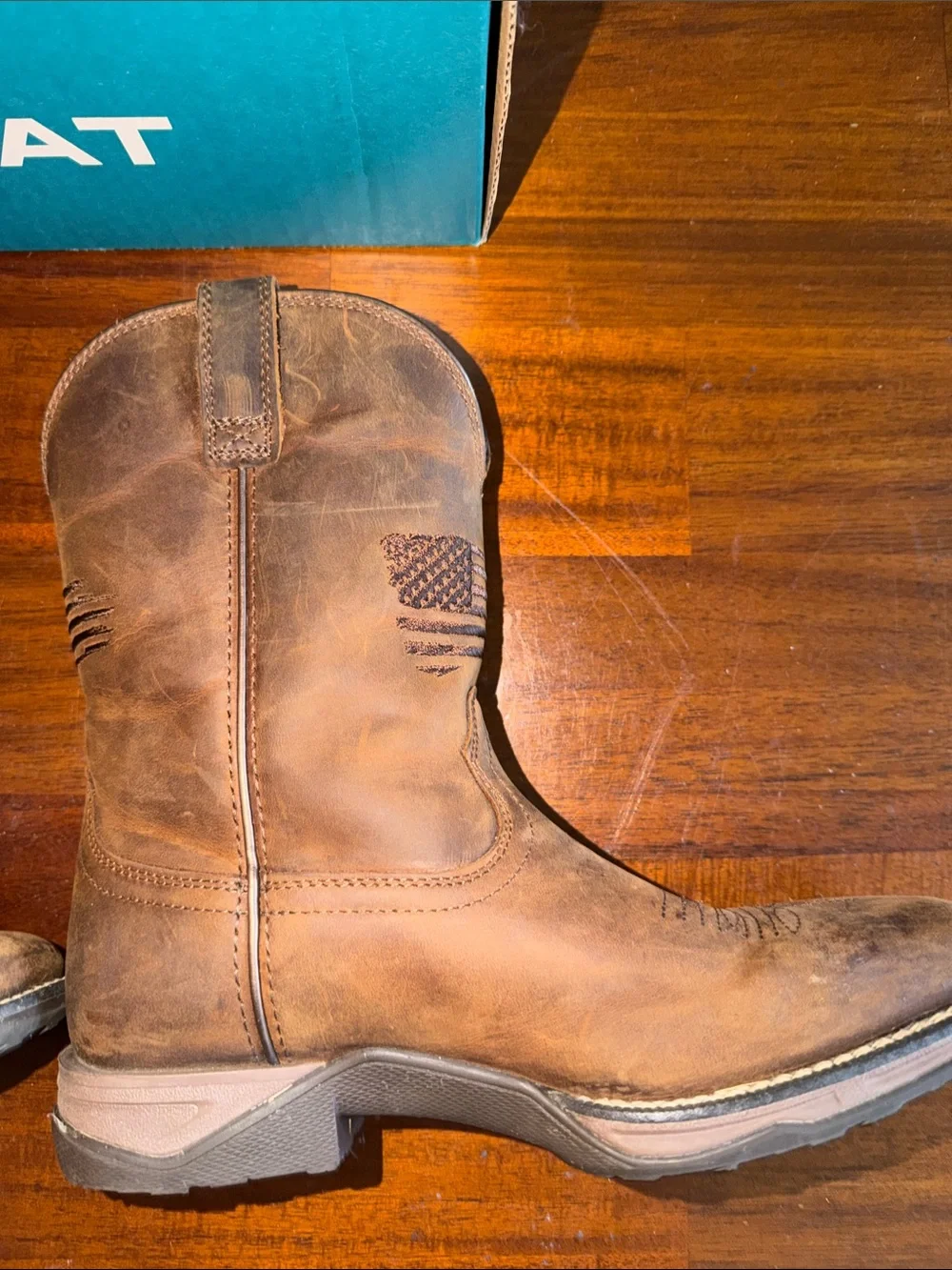 Ariat Kids Anthem Patriot Cowboy Boots in Distressed Brown.  Size U.S. 4